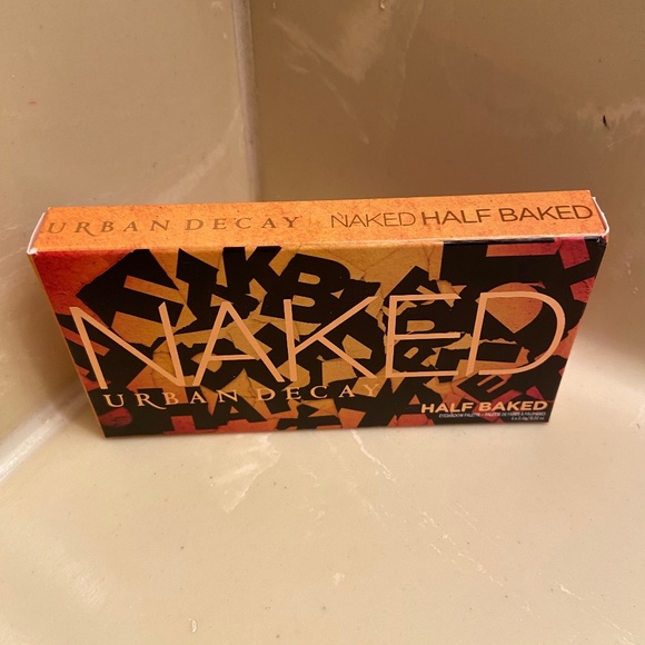 Urban Decay Naked Your Way Mini Palette Half Baked - Picture 1 of 2
